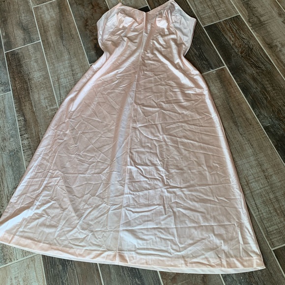 ✨ Vintage 60’s Champagne Slip Dress - Picture 4 of 8